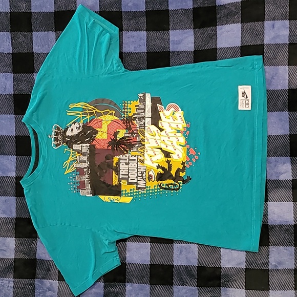 Nike. Lebron James. Triple Double Machine. Boys side Large. - Picture 1 of 16